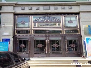 浦发银行铜门安装案例