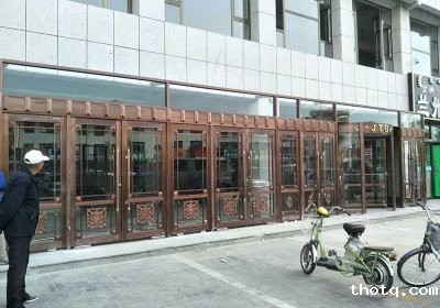 酒店铜门安装案例